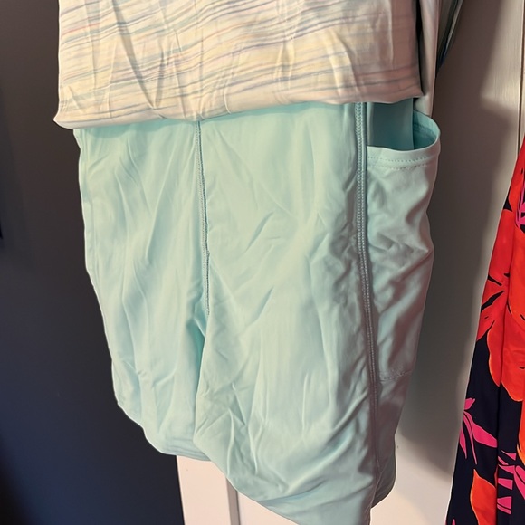 Lands End swim dress size 16-comfy & supportive! Perfect for summer! 🏝️ - Picture 6 of 8